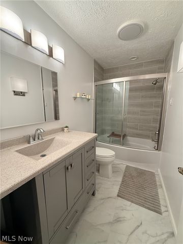 171 Granger Road 115, Medina, OH 44256