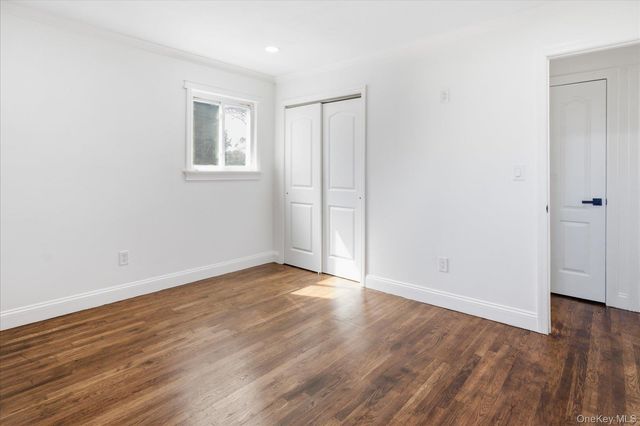 14 Garfield Place, Lindenhurst, NY 11757