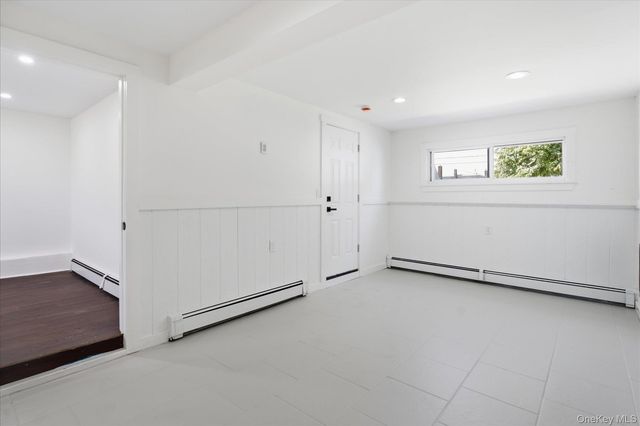 14 Garfield Place, Lindenhurst, NY 11757