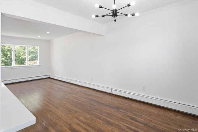 14 Garfield Place, Lindenhurst, NY 11757