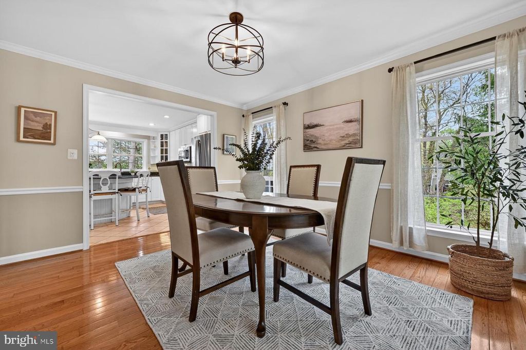 Image 13 of property listing at 928 WATERVIEW DR, Crownsville, MD 21032