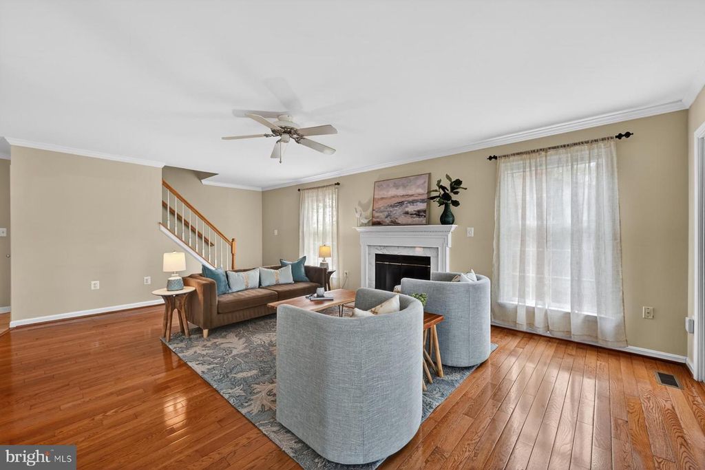 Image 16 of property listing at 928 WATERVIEW DR, Crownsville, MD 21032