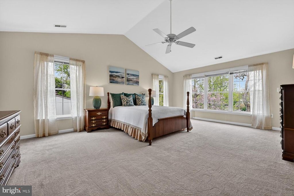 Image 17 of property listing at 928 WATERVIEW DR, Crownsville, MD 21032