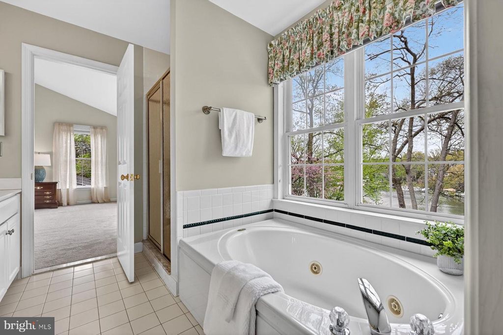 Image 19 of property listing at 928 WATERVIEW DR, Crownsville, MD 21032