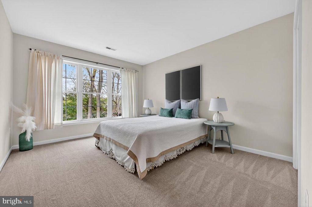 Image 21 of property listing at 928 WATERVIEW DR, Crownsville, MD 21032