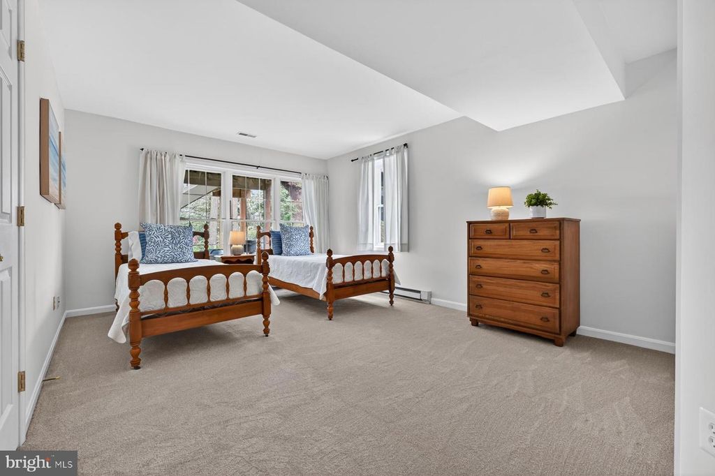 Image 26 of property listing at 928 WATERVIEW DR, Crownsville, MD 21032