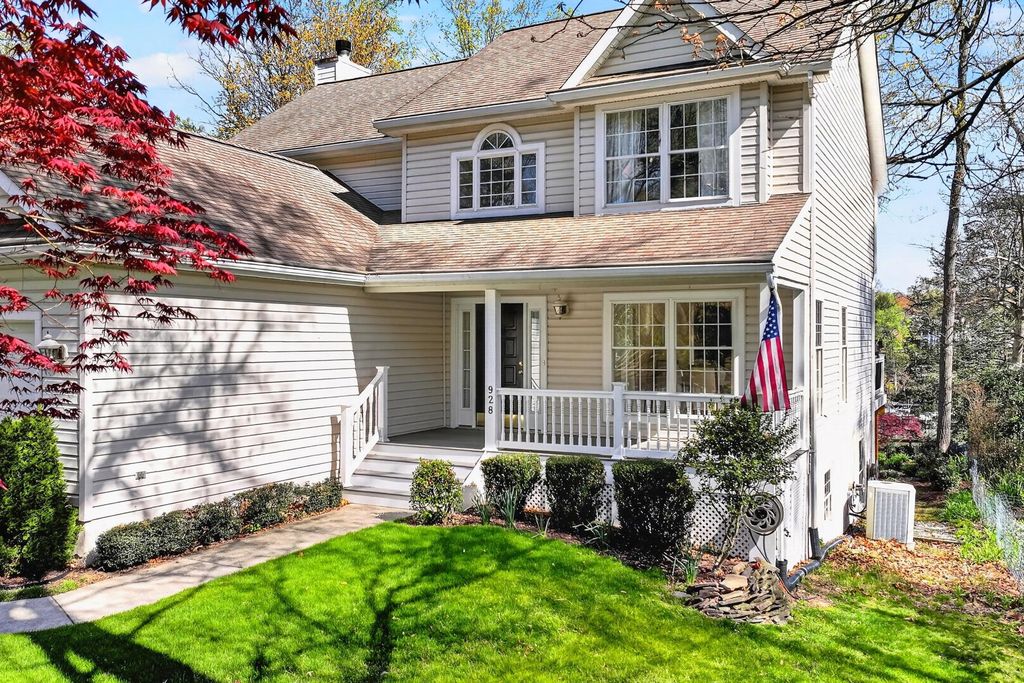 Image 29 of property listing at 928 WATERVIEW DR, Crownsville, MD 21032