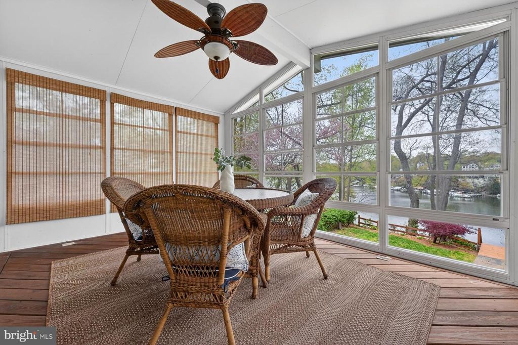 Image 4 of property listing at 928 WATERVIEW DR, Crownsville, MD 21032