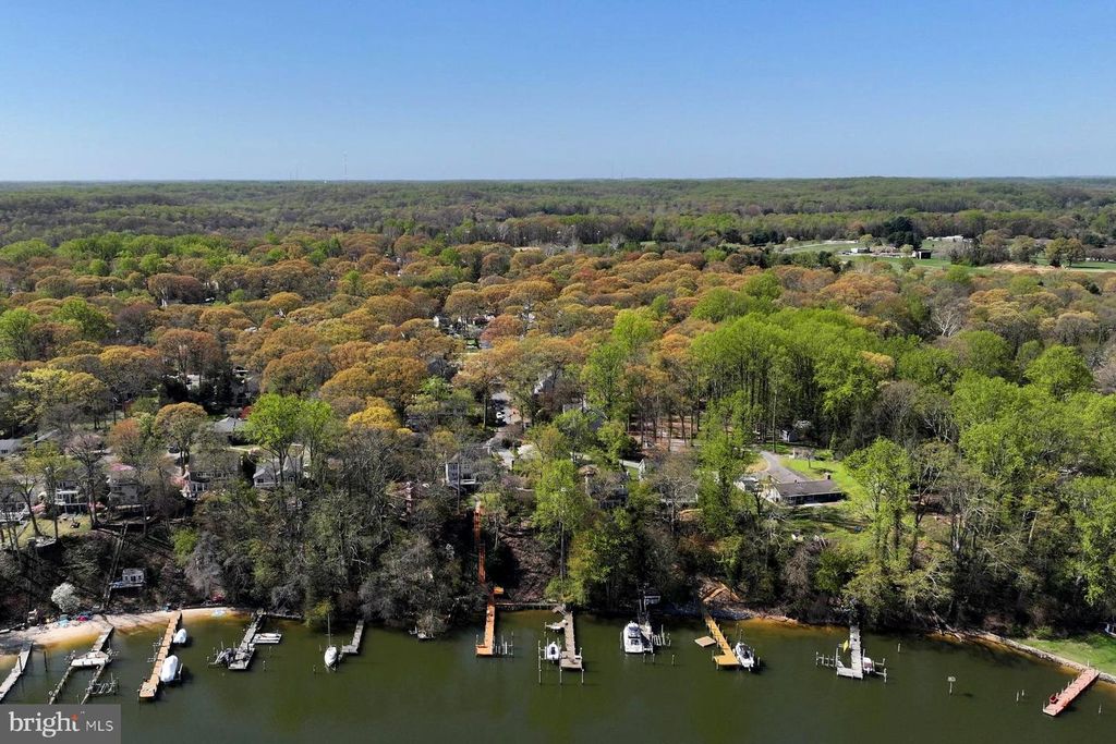 Image 32 of property listing at 928 WATERVIEW DR, Crownsville, MD 21032