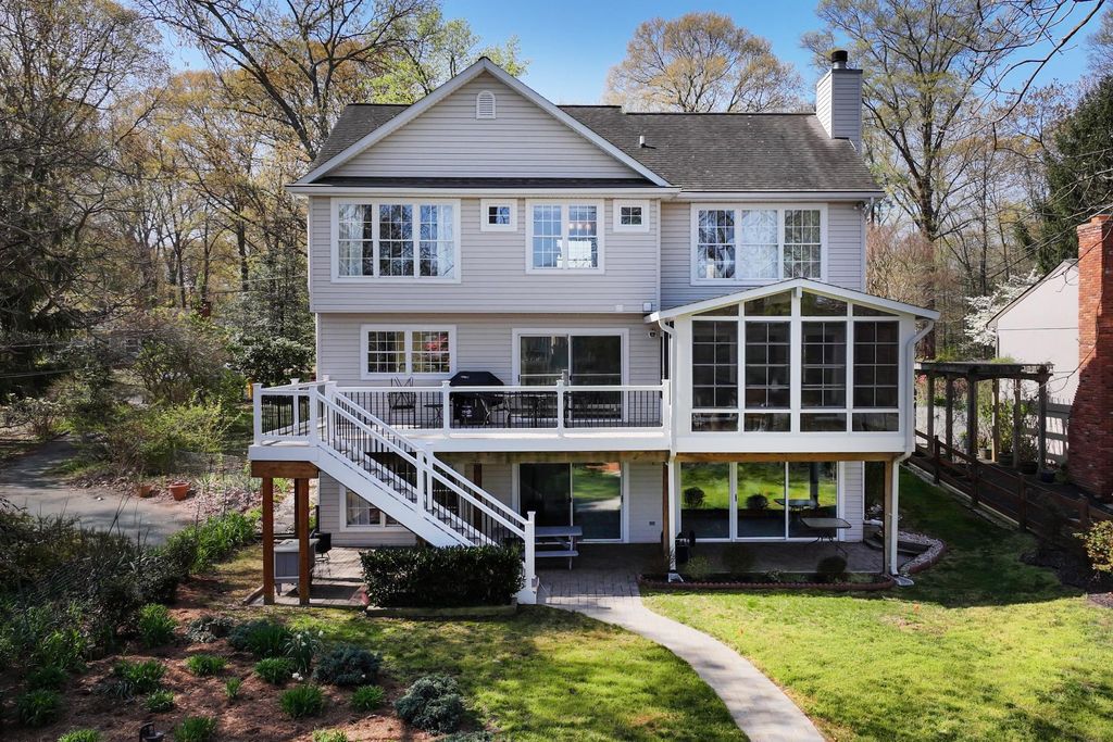 Image 34 of property listing at 928 WATERVIEW DR, Crownsville, MD 21032