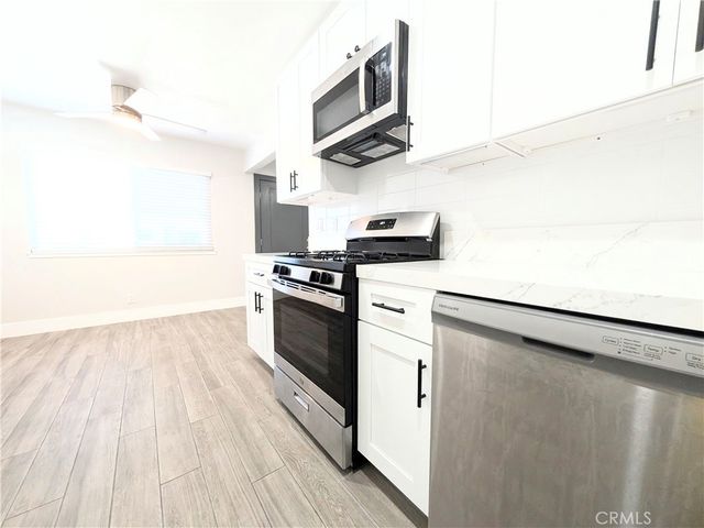 402 13th Street B, Huntington Beach, CA 92648