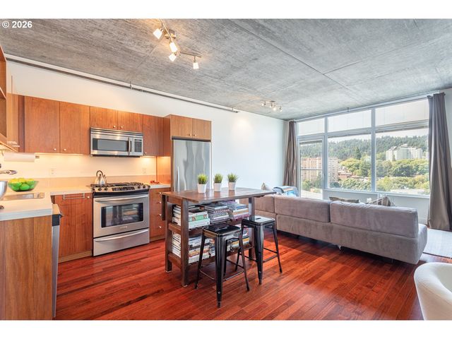 1926 W BURNSIDE St 1404, Portland, OR 97209