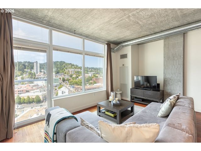 1926 W BURNSIDE St 1404, Portland, OR 97209