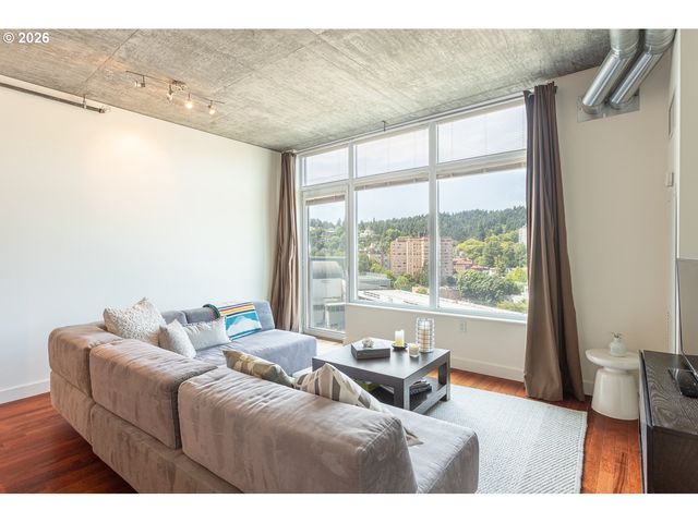 1926 W BURNSIDE St 1404, Portland, OR 97209