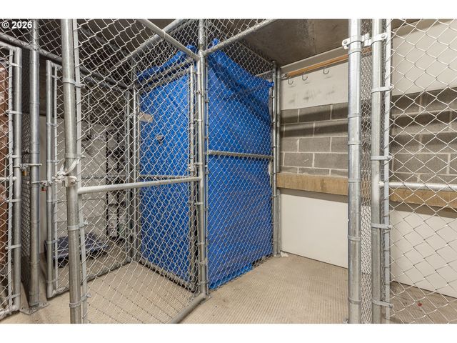 1926 W BURNSIDE St 1404, Portland, OR 97209