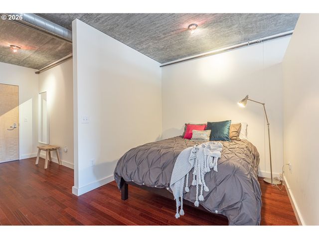 1926 W BURNSIDE St 1404, Portland, OR 97209