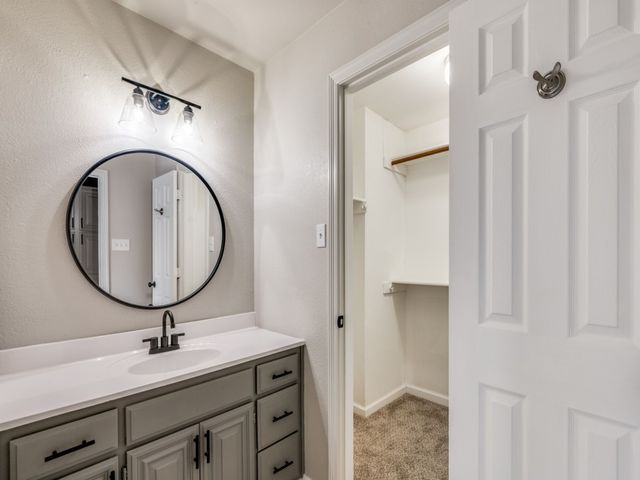 3001 Forestwood Drive, Arlington, TX 76006