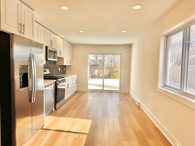 16465 Terry Lane, Oak Forest, IL 60452