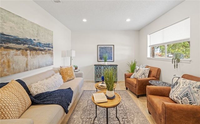 1713 Dallas St, Portland, TX 78374