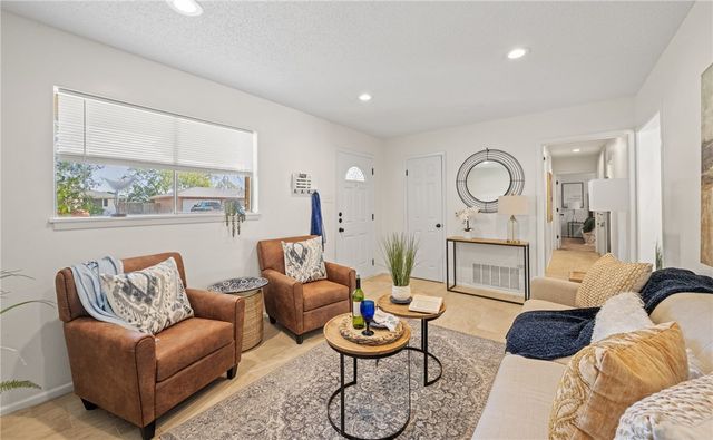 1713 Dallas St, Portland, TX 78374