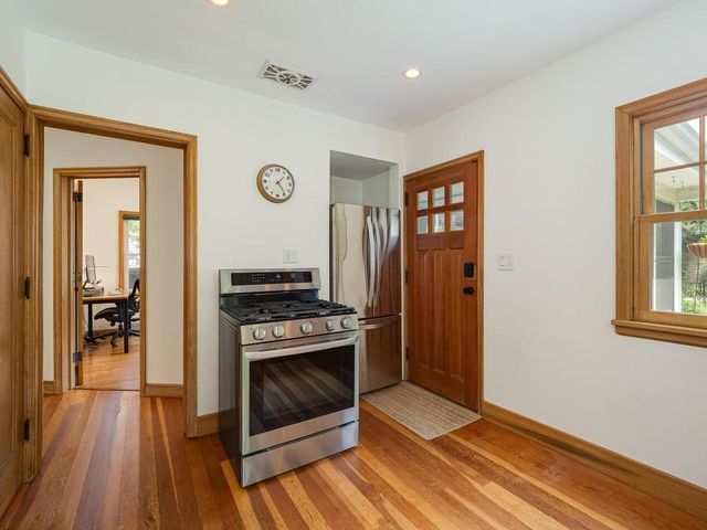 21 Queen Avenue S, Minneapolis, MN 55405