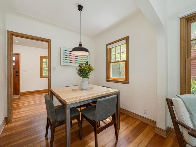 21 Queen Avenue S, Minneapolis, MN 55405