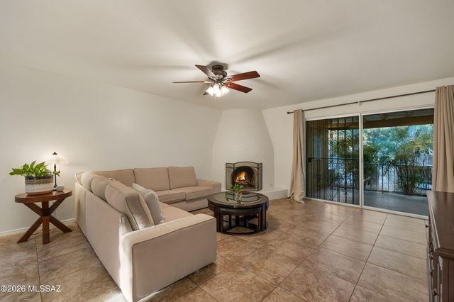4792 N Vía Entrada, Tucson, AZ 85718