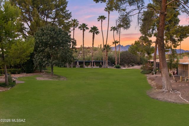 4792 N Vía Entrada, Tucson, AZ 85718