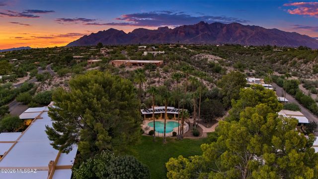 4792 N Vía Entrada, Tucson, AZ 85718