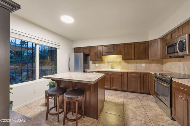 4792 N Vía Entrada, Tucson, AZ 85718