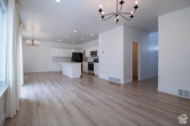 422 E 360 N, Vineyard, UT 84059