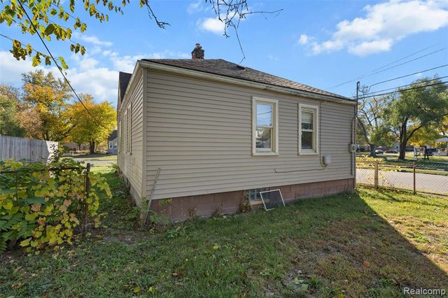 8203 Brace Street, Detroit, MI 48228