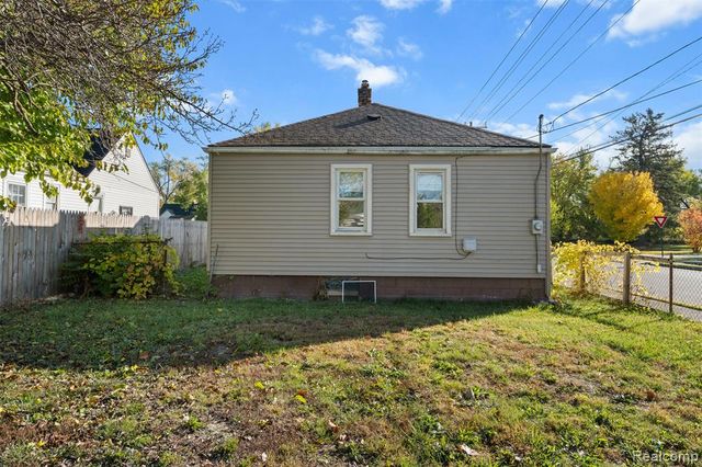 8203 Brace Street, Detroit, MI 48228