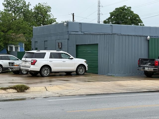 702 Roosevelt, San Antonio, TX 78210
