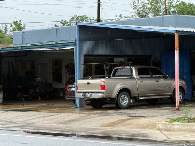 702 Roosevelt, San Antonio, TX 78210