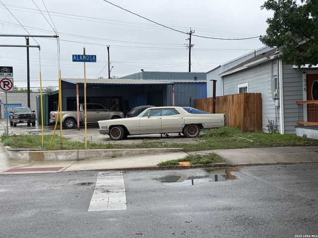 702 Roosevelt, San Antonio, TX 78210