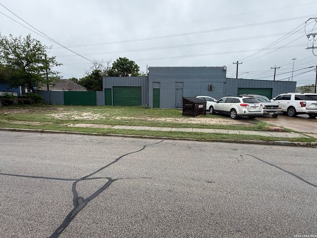 702 Roosevelt, San Antonio, TX 78210