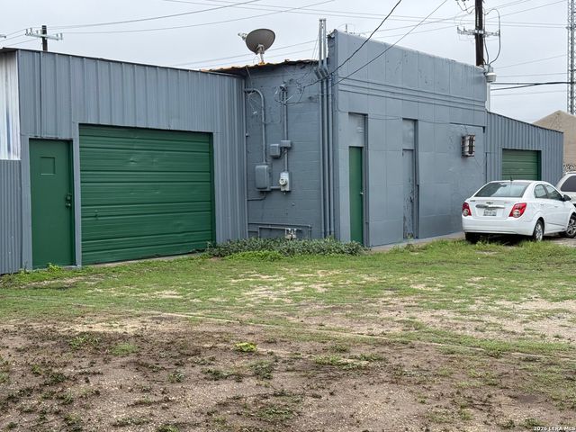 702 Roosevelt, San Antonio, TX 78210