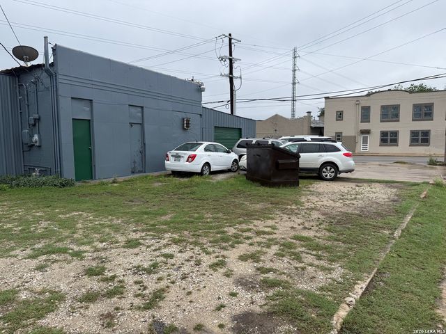 702 Roosevelt, San Antonio, TX 78210