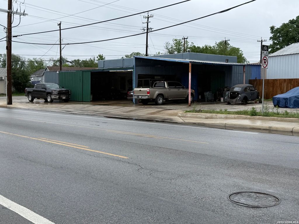 702 Roosevelt, San Antonio, TX 78210