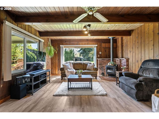 1295 BETTY Ln, Eugene, OR 97404