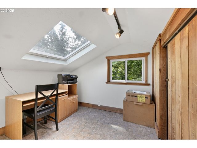 1295 BETTY Ln, Eugene, OR 97404