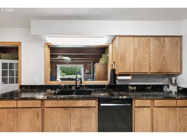 1295 BETTY Ln, Eugene, OR 97404