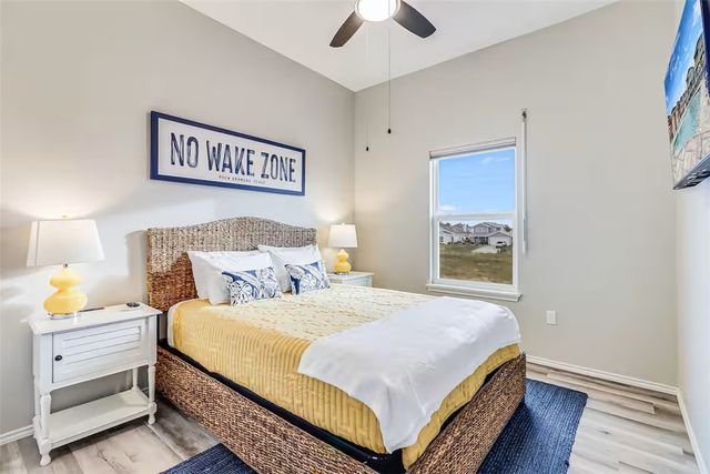199 Paradise Dr, Rockport, TX 78382