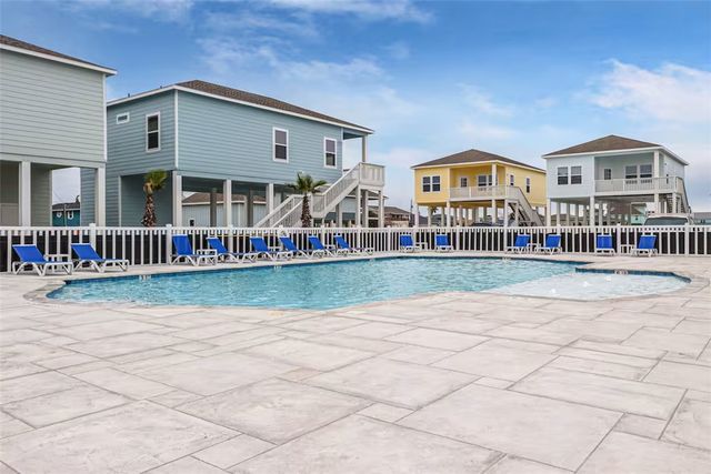 199 Paradise Dr, Rockport, TX 78382
