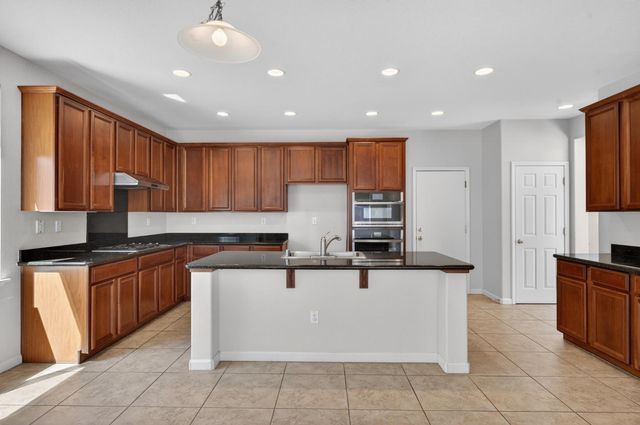 5708 Claudied Way, Elk Grove, CA 95757