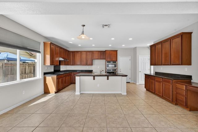 5708 Claudied Way, Elk Grove, CA 95757