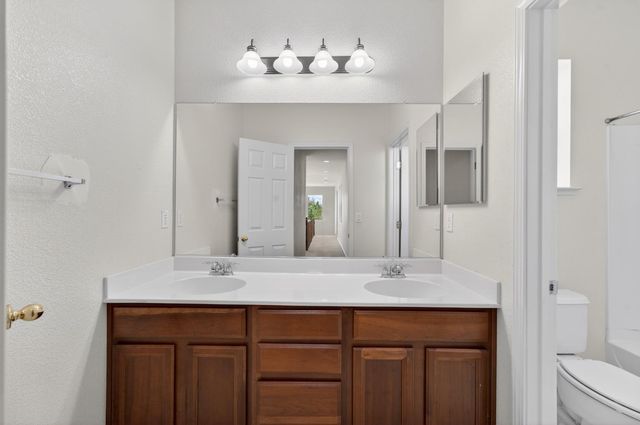 5708 Claudied Way, Elk Grove, CA 95757