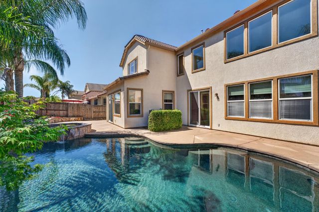 5708 Claudied Way, Elk Grove, CA 95757