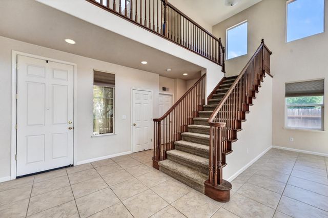 5708 Claudied Way, Elk Grove, CA 95757